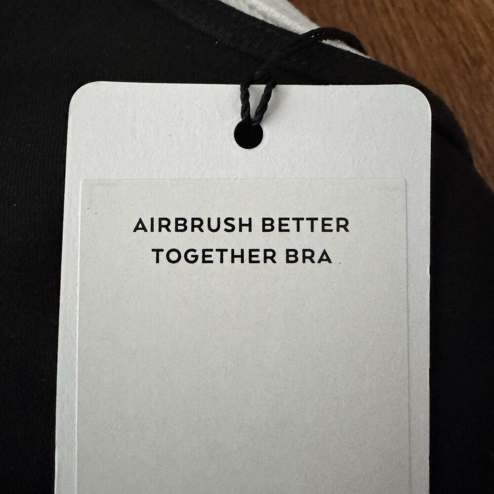 Alo Yoga Airbrush Better Together Bra Women’s Small Black White Padded Layer NWT - Picture 4 of 11